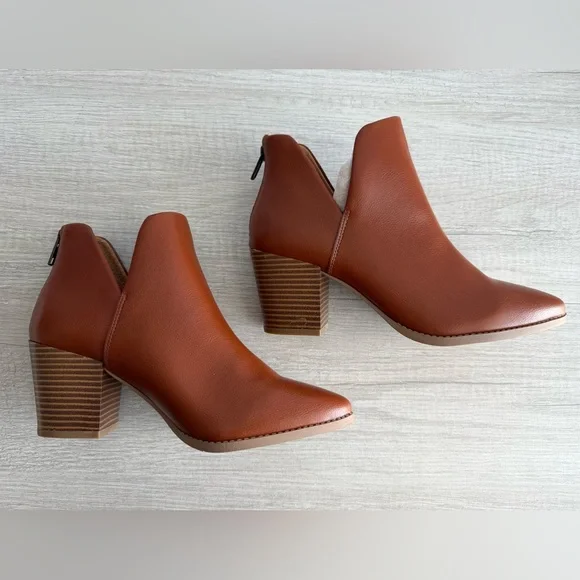 Sun + Stone Women's Cognac Elizaa Notched Pointed Toe Dress Booties Size 7W - Picture 9 of 11